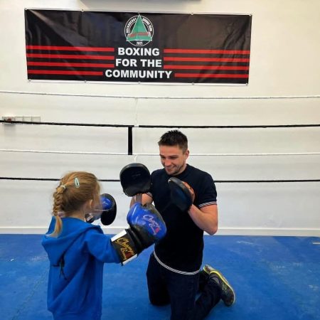 coach kieran gething coaching the minis class